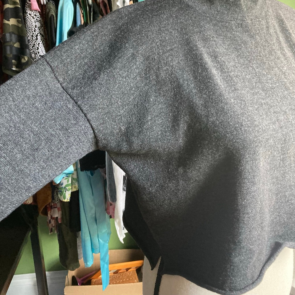 Women's 100% Virgin Wool Italian Sweater Gray Size L/XL - Picture 2 of 8